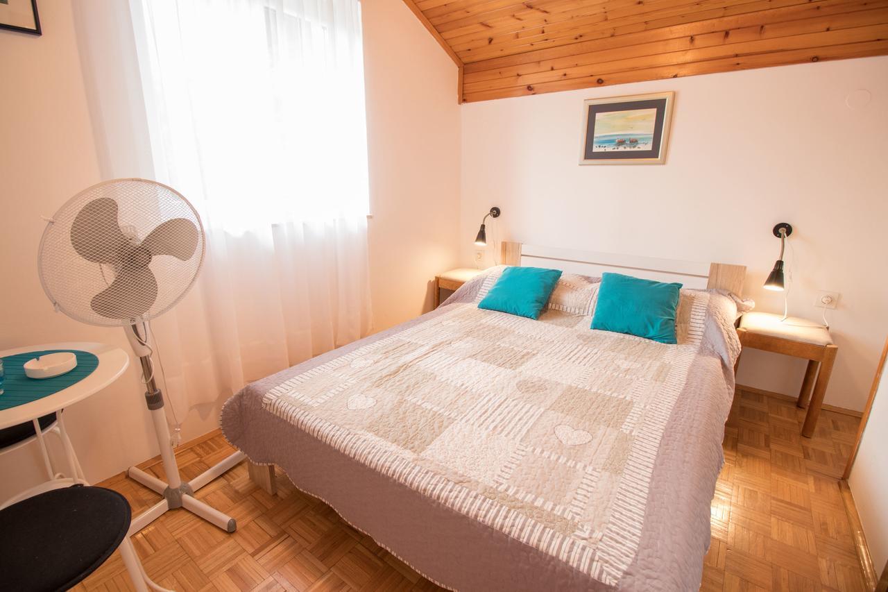 Rooms Sofija Selce Exterior photo